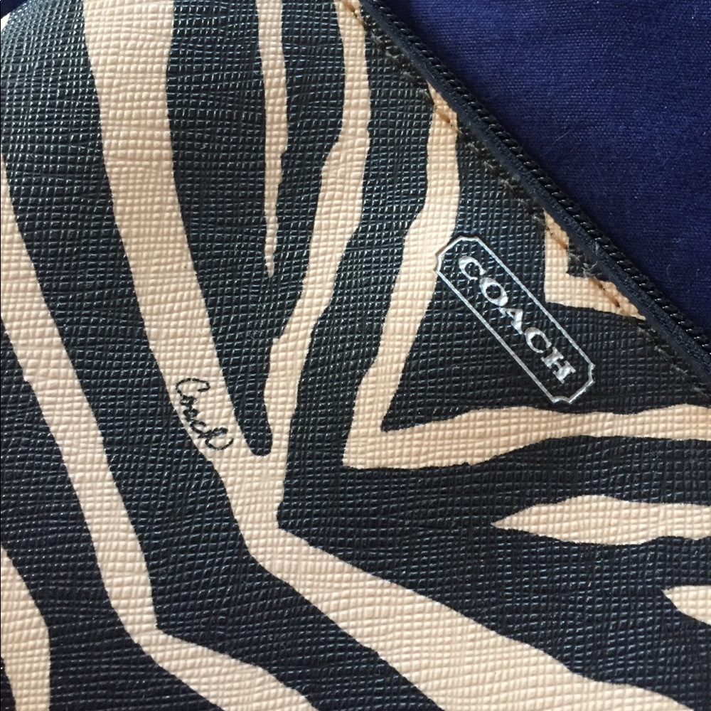 Coach wristlet - Picture 2 of 4